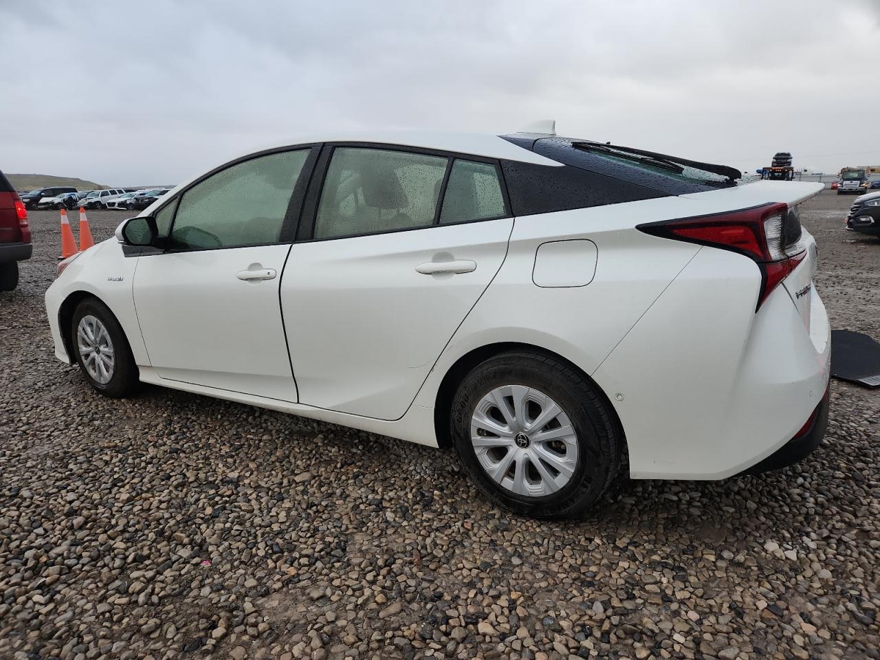 Toyota Prius L Image 9