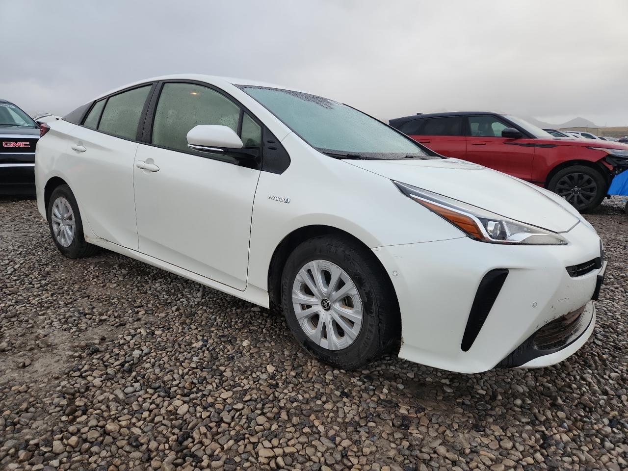 Toyota Prius L Image 11