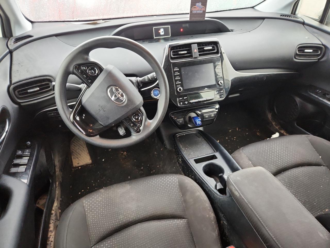 Toyota Prius L Image 12