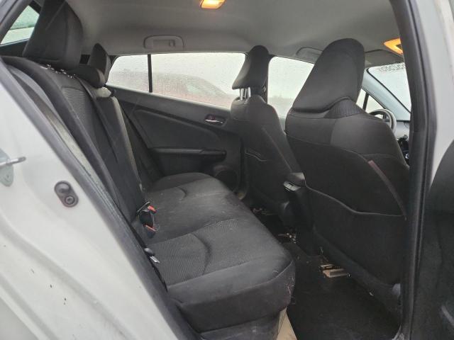 Toyota Prius L Image 7