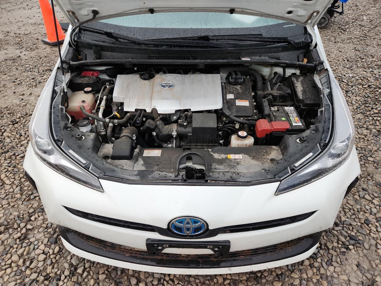 Toyota Prius L Image 4