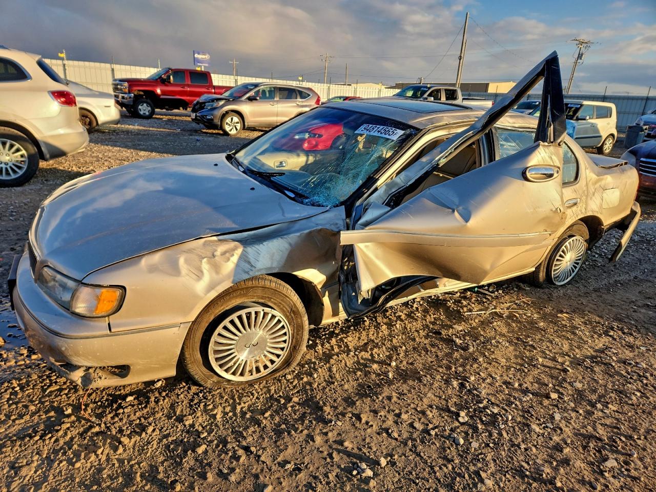 INFINITI I30 Image 1