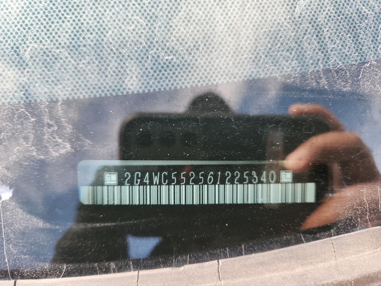 Buick LaCrosse Cx Image 9