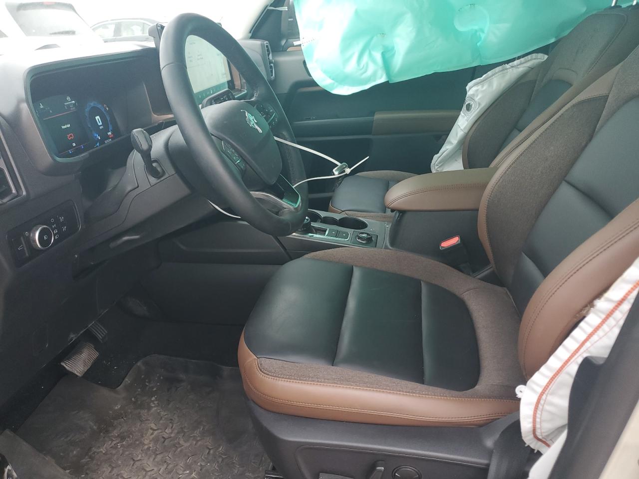 Ford Bronco Outer Banks Image 9