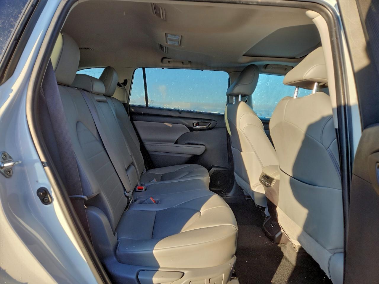 Toyota Highlander Hybrid Xle Image 9