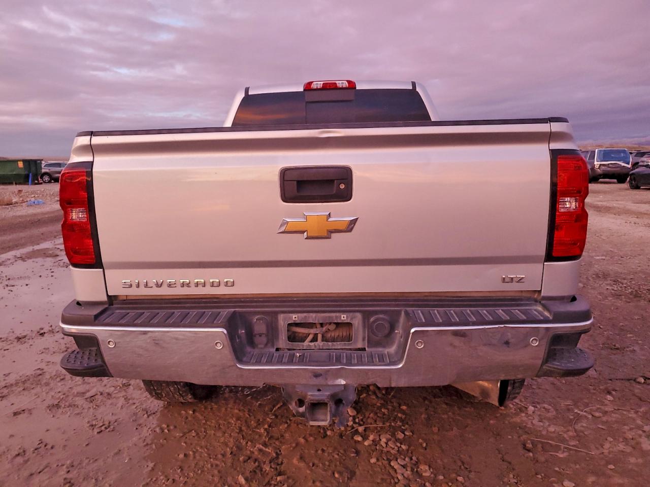 Chevrolet Silverado K2500 Heavy Duty Ltz Image 5