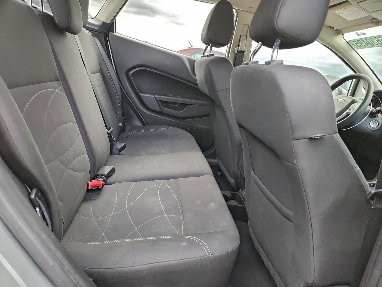 Ford Fiesta Se Image 11