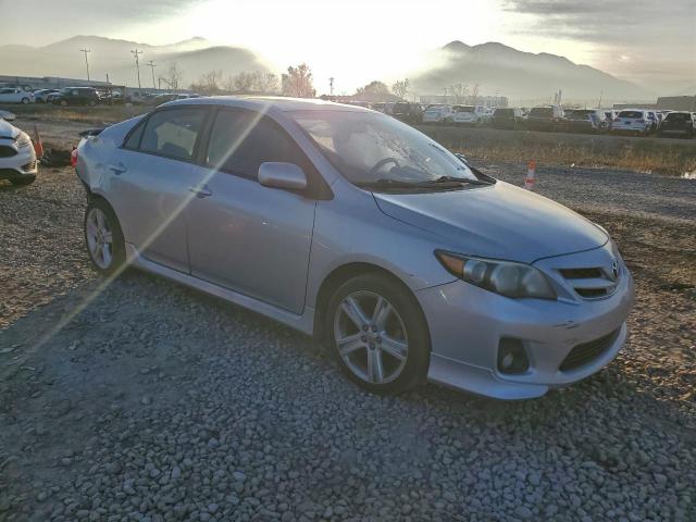 Toyota Corolla Base Image 2