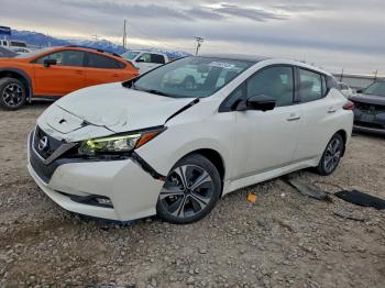  Salvage Nissan LEAF