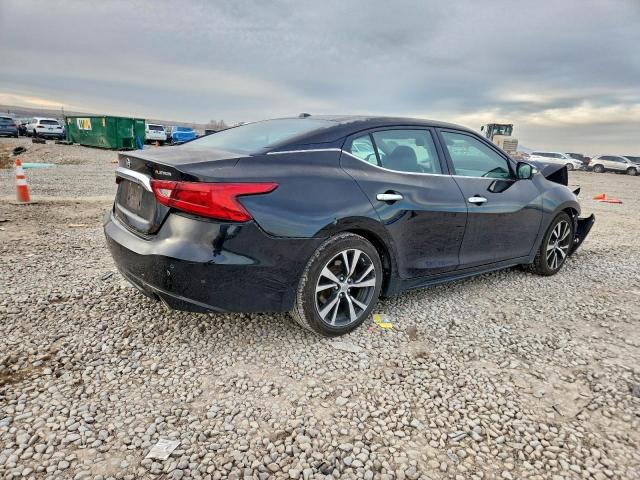 Nissan Maxima 3.5s Image 4