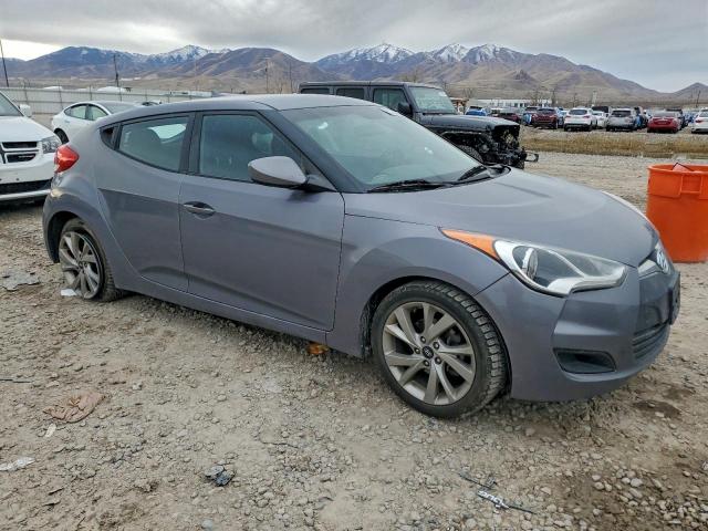 Hyundai VELOSTER Image 2