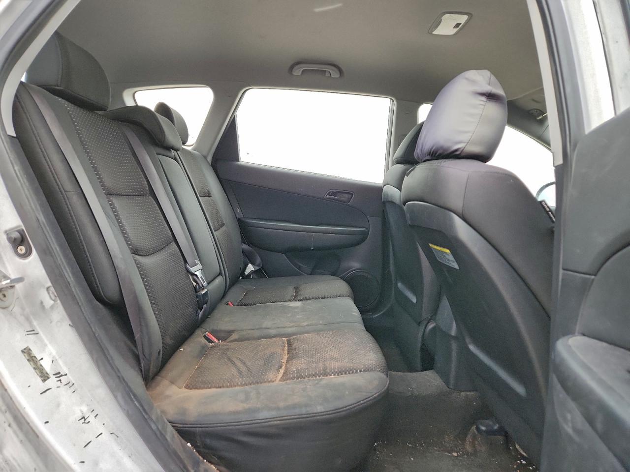 Hyundai ELANTRA Gls Image 9