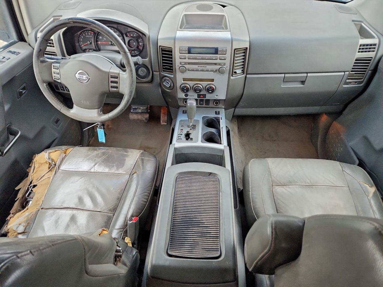 Nissan Titan Xe Image 5