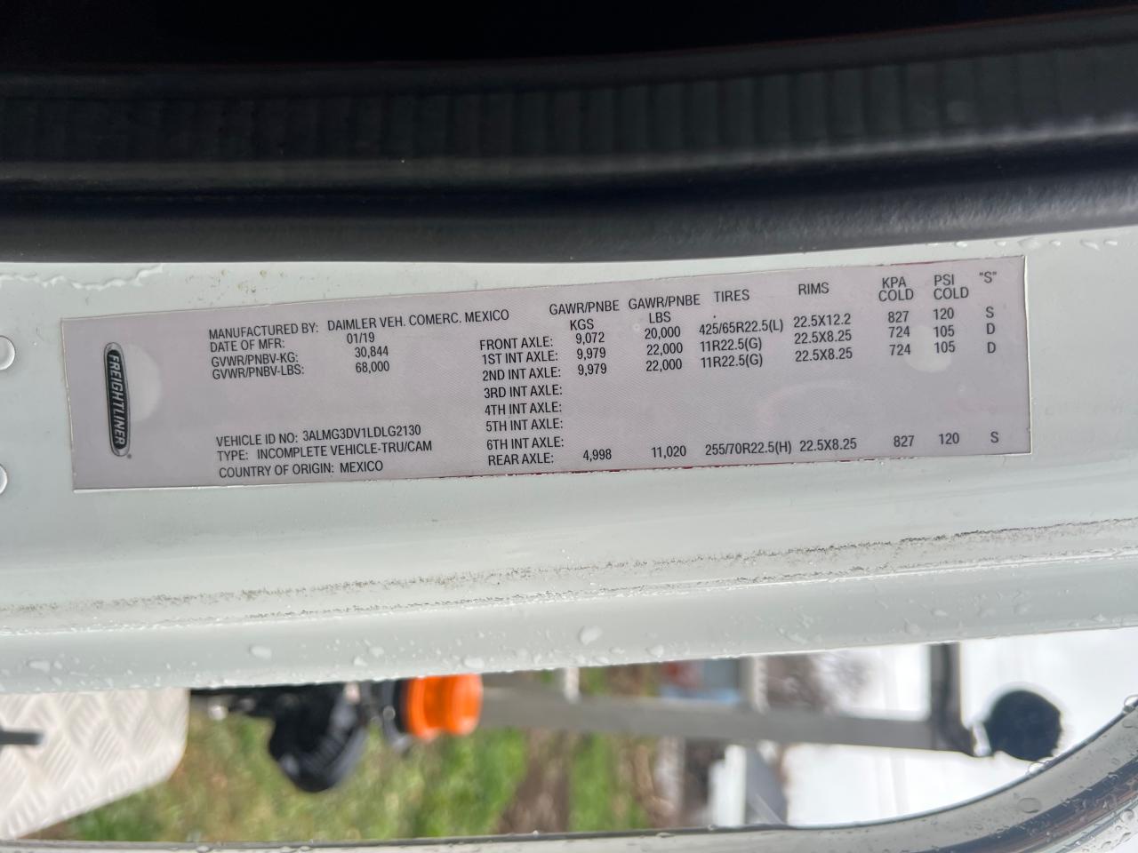 Freightliner 114sd Image 15