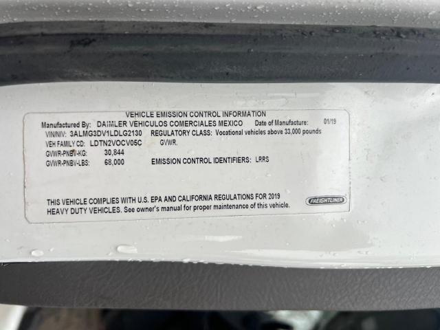 Freightliner 114sd Image 10