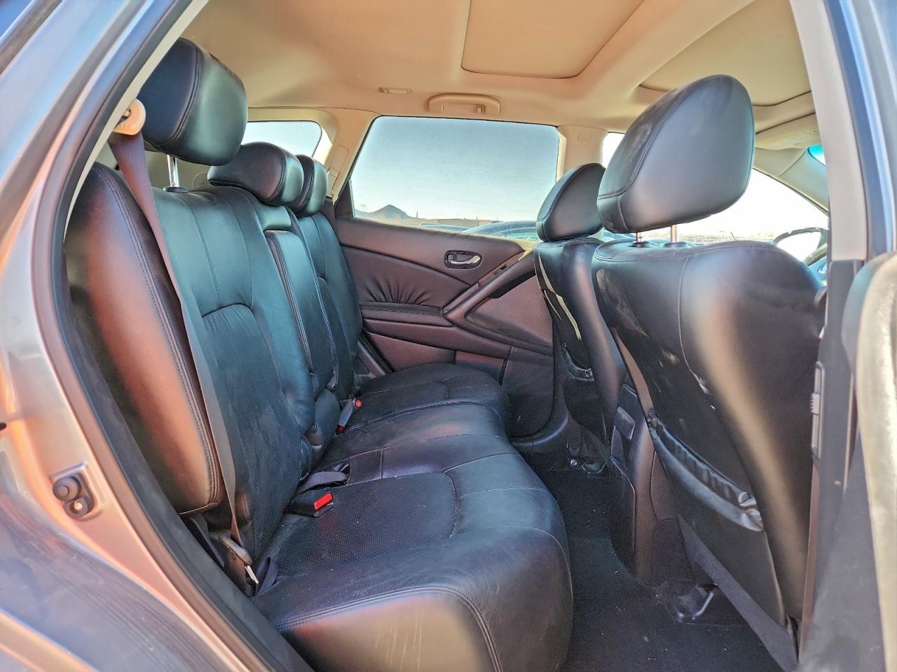 Nissan Murano S Image 8