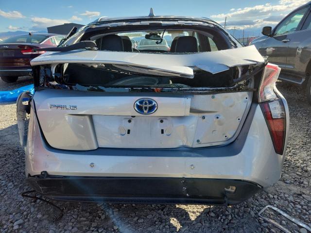 Toyota Prius Image 8