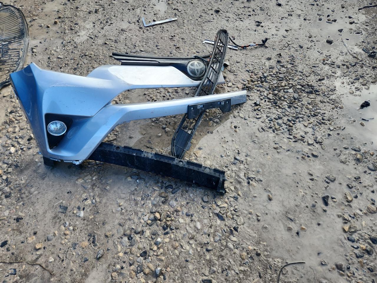 Toyota RAV4 Adventure Image 8