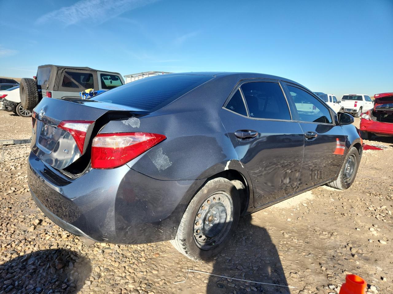 Toyota Corolla L Image 2