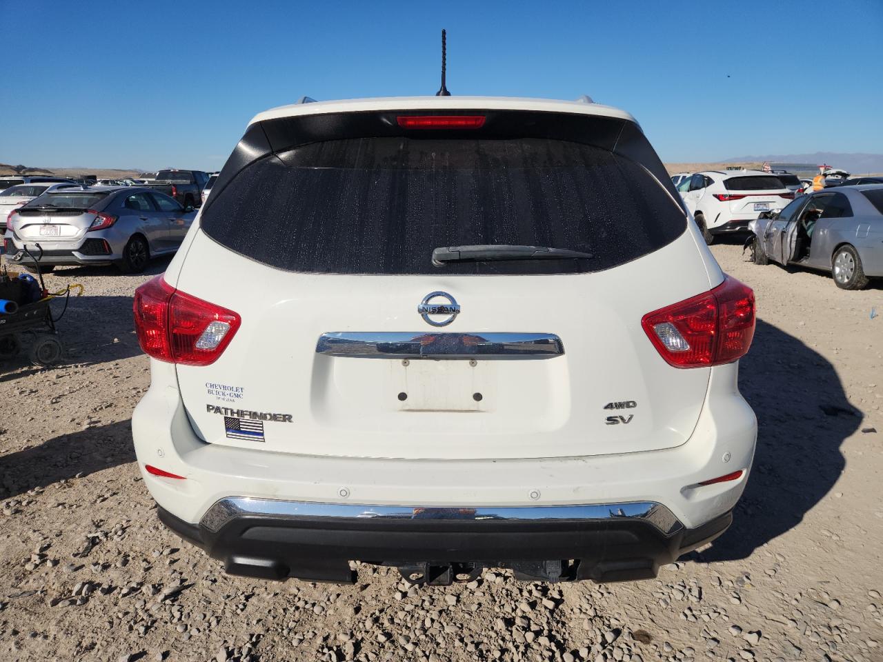 Nissan Pathfinder S Image 4