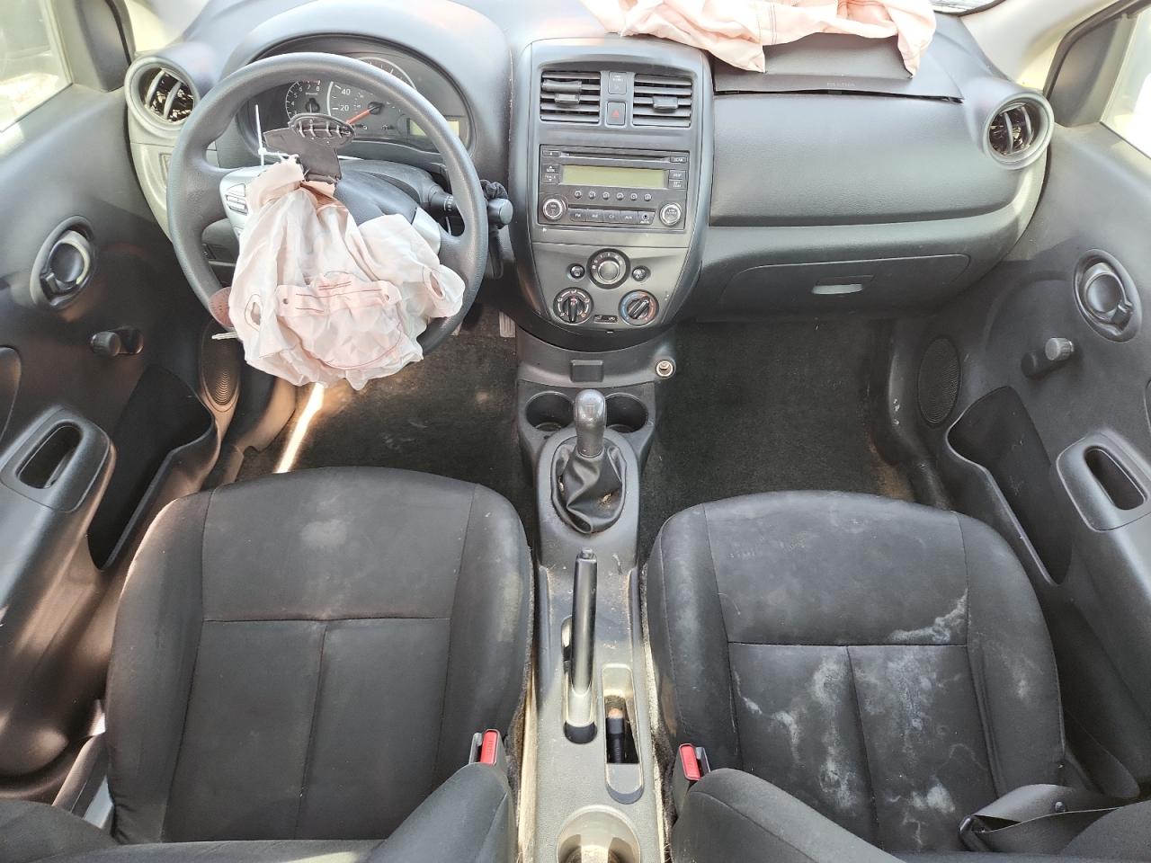Nissan Versa S Image 3