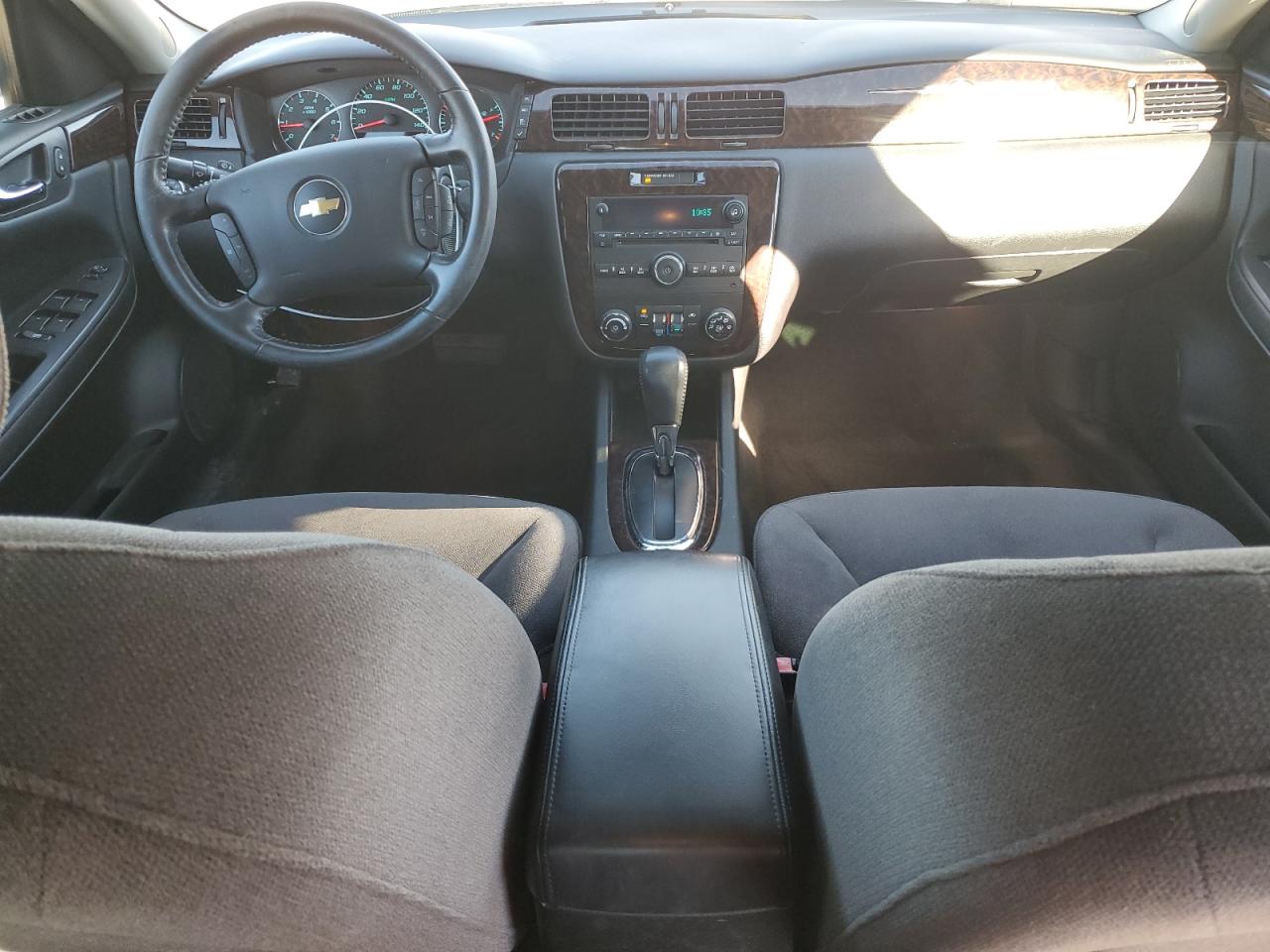 Chevrolet Impala Lt Image 11