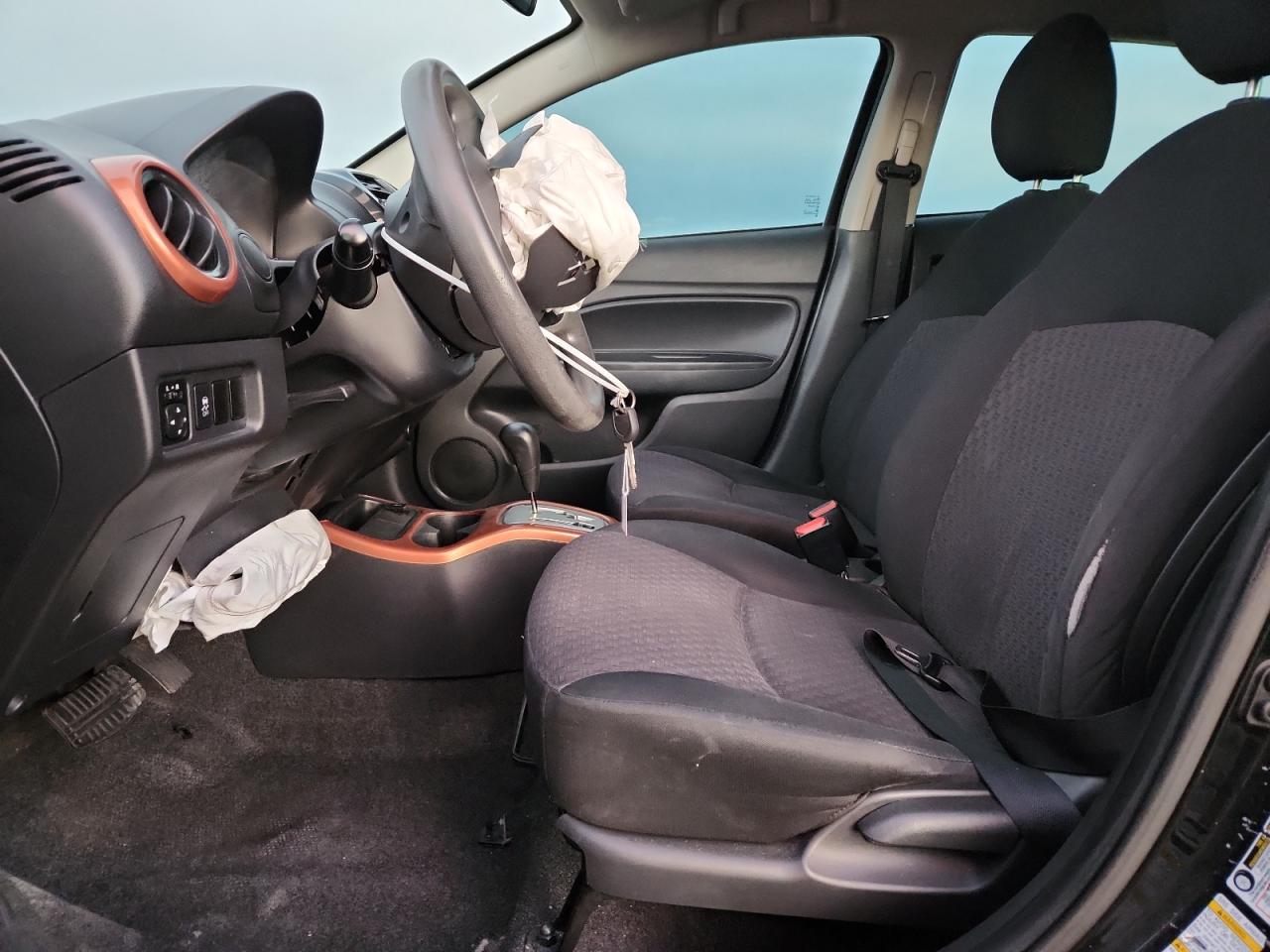 Mitsubishi Mirage Es Image 9