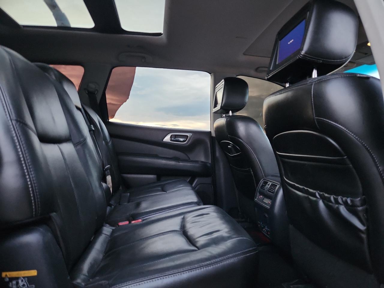 Nissan Pathfinder S Image 9