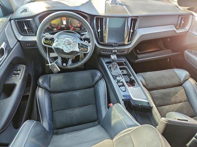 Volvo XC60 T6 R-design Image 6