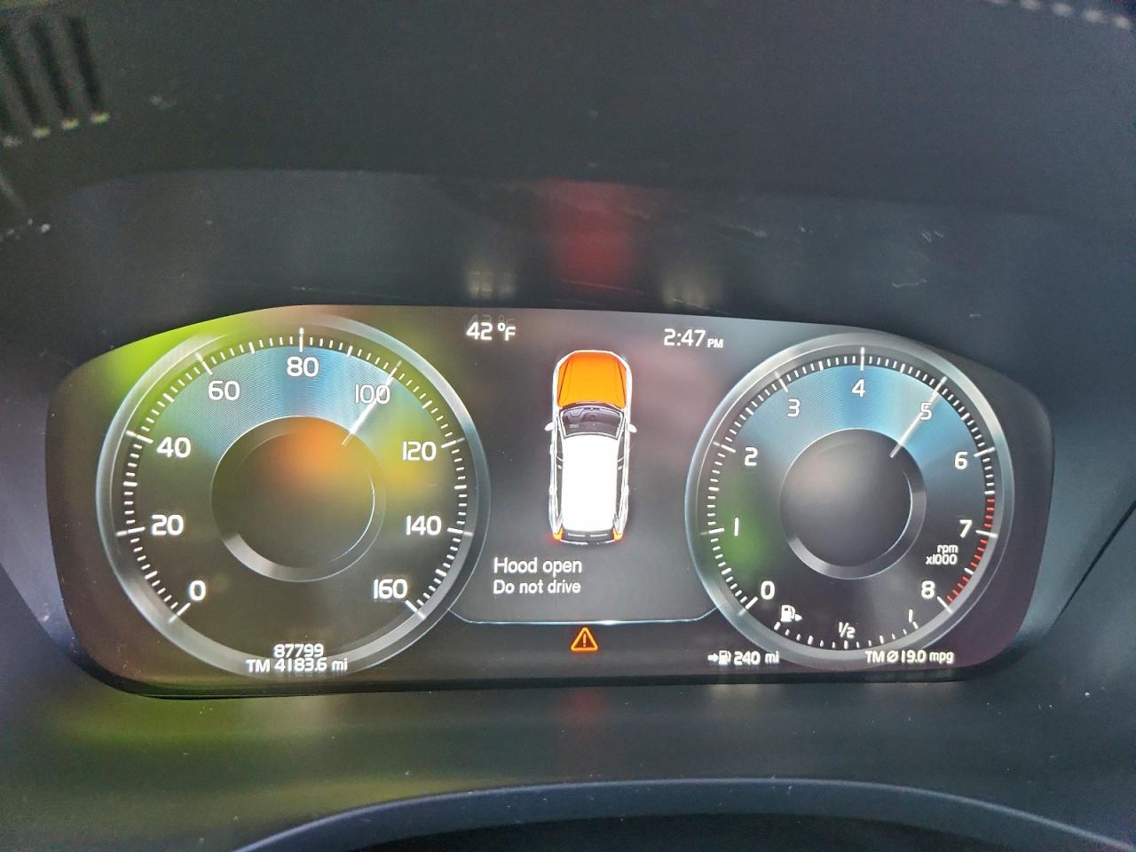 Volvo XC60 T6 R-design Image 3