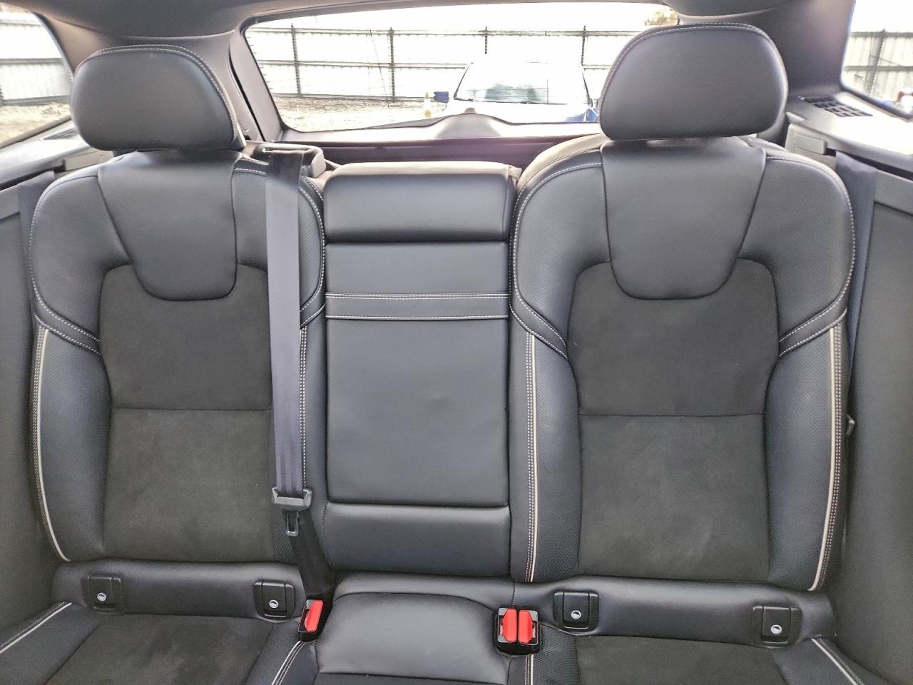 Volvo XC60 T6 R-design Image 7