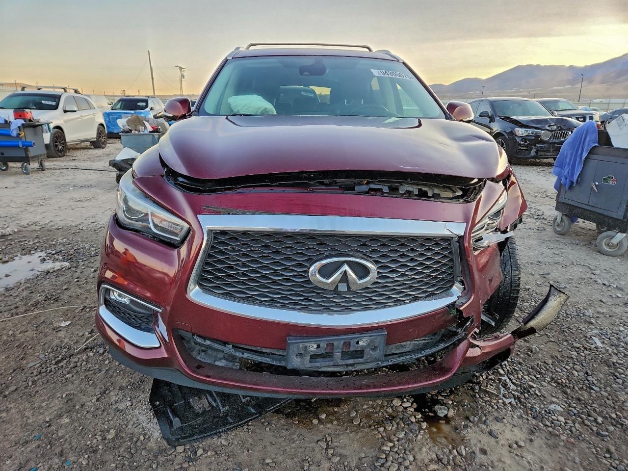 INFINITI Qx Luxe Image 6