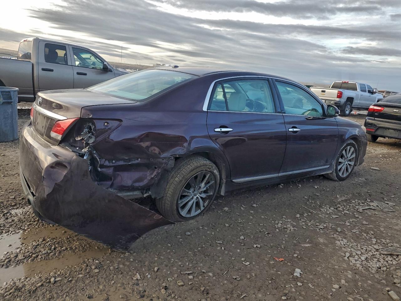 Toyota Avalon Base Image 12