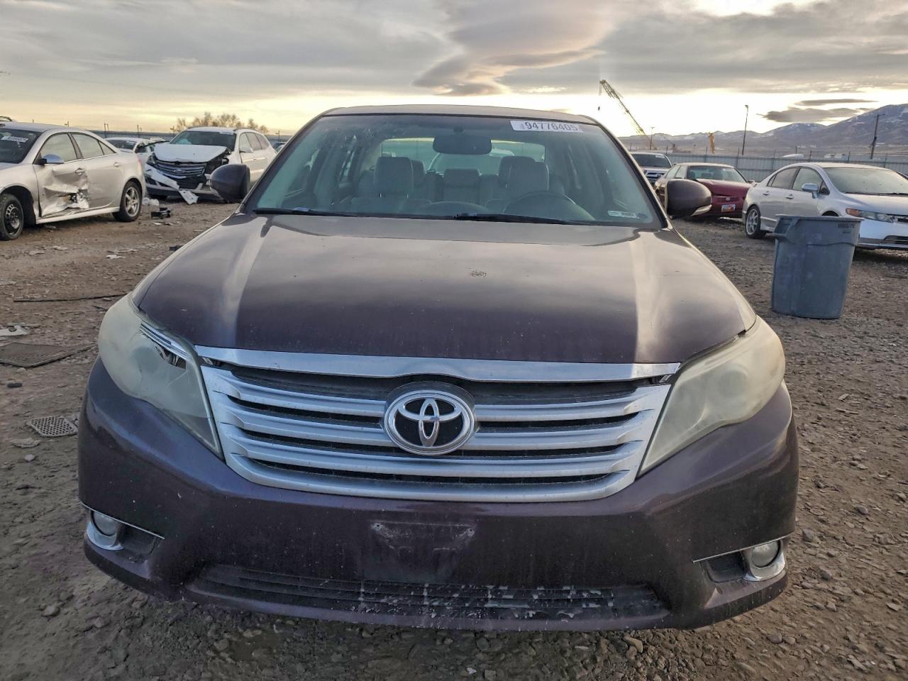 Toyota Avalon Base Image 10