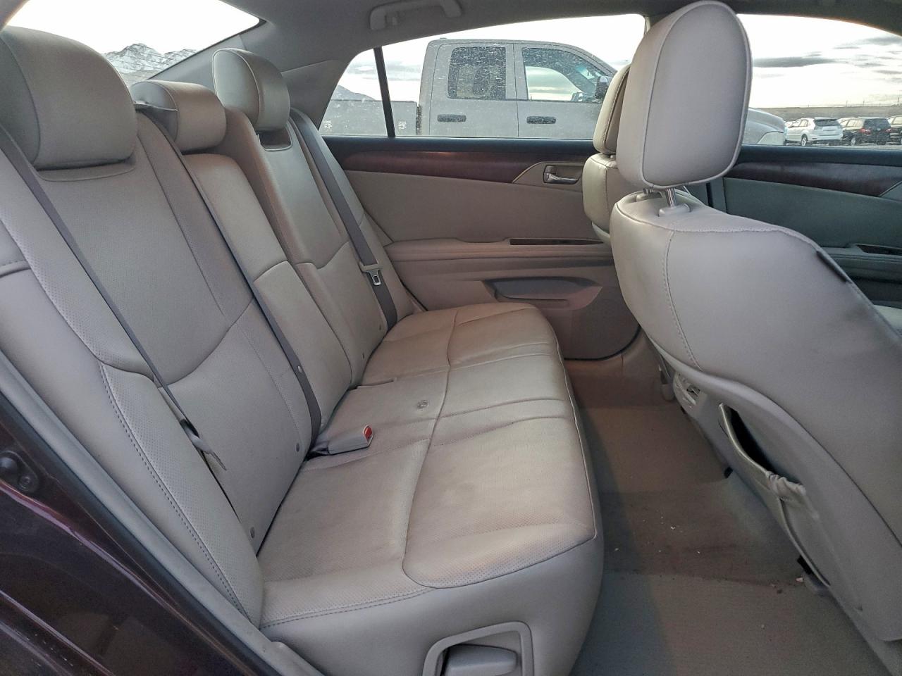 Toyota Avalon Base Image 2