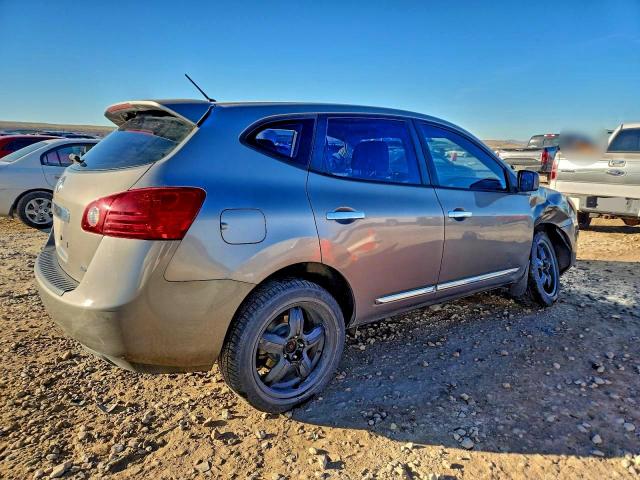 Nissan Rogue S Image 3