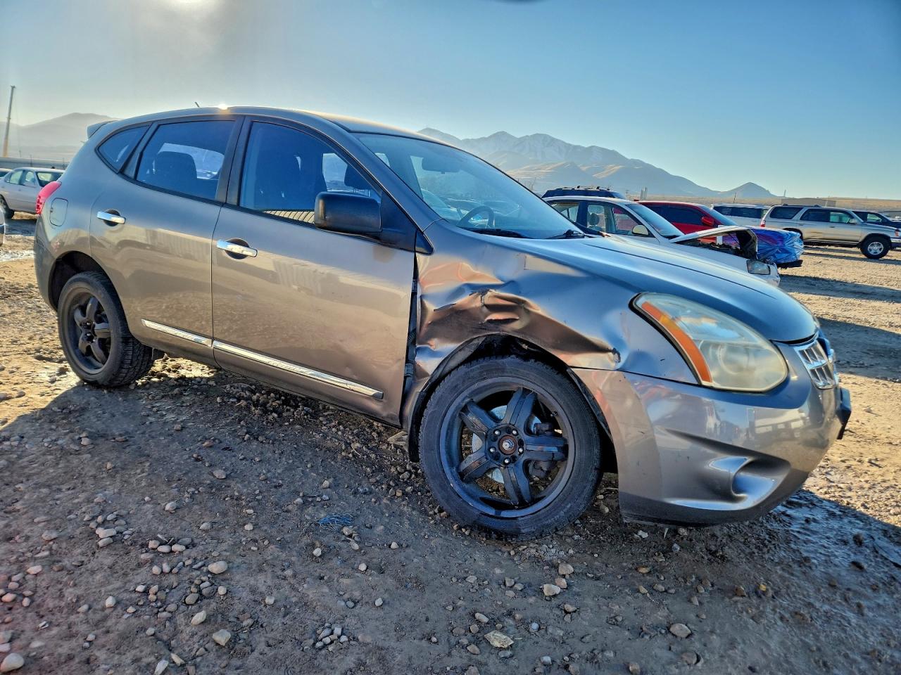 Nissan Rogue S Image 2