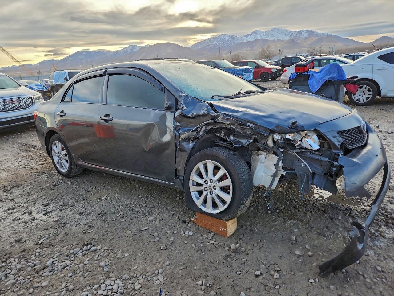 Toyota Corolla Base Image 11