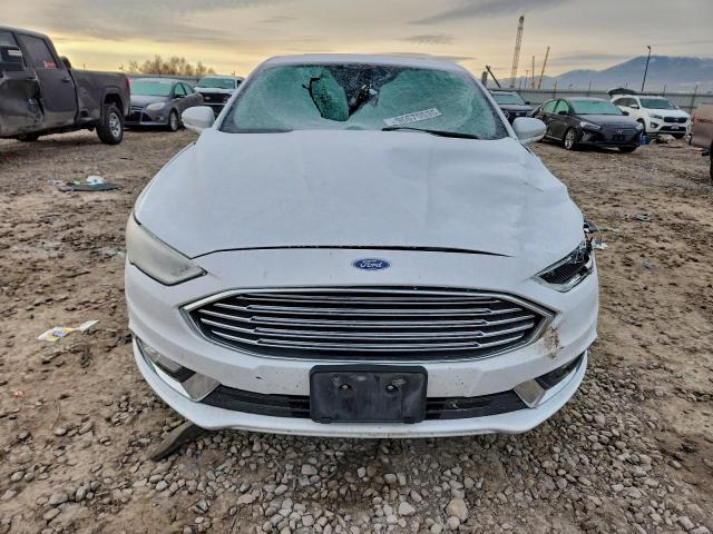 Ford Fusion Titanium Image 3