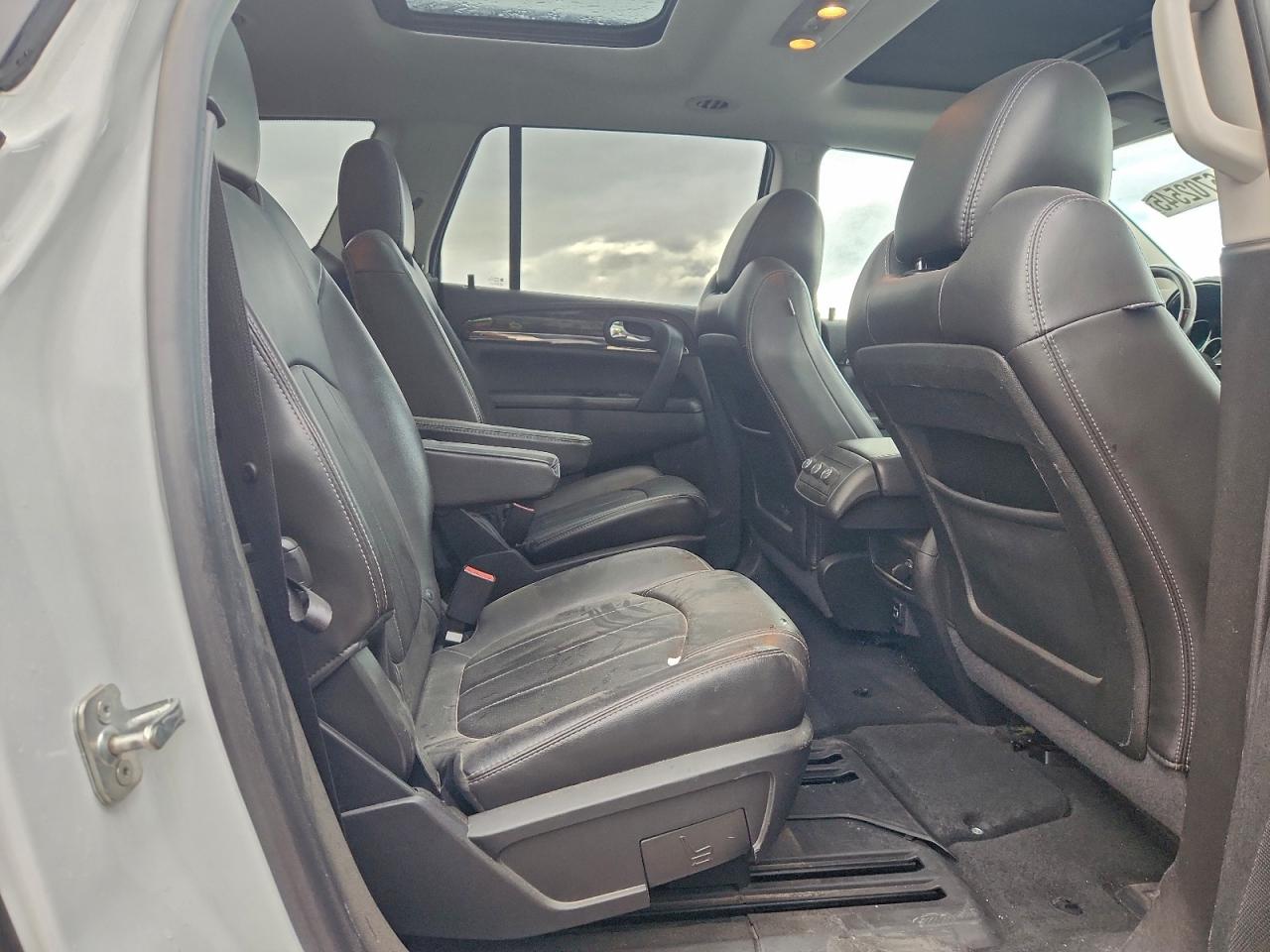 Buick Enclave Image 6