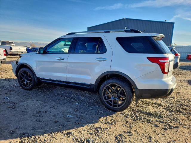 Ford Explorer Limited Image 12