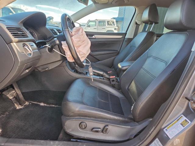 Volkswagen Passat Se Image 4