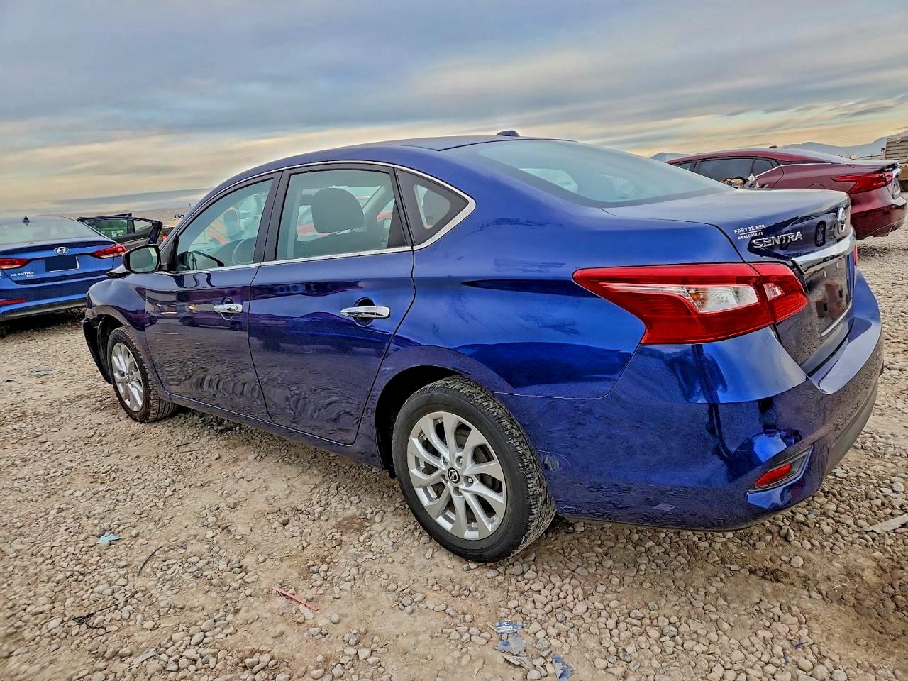 Nissan Sentra S Image 2