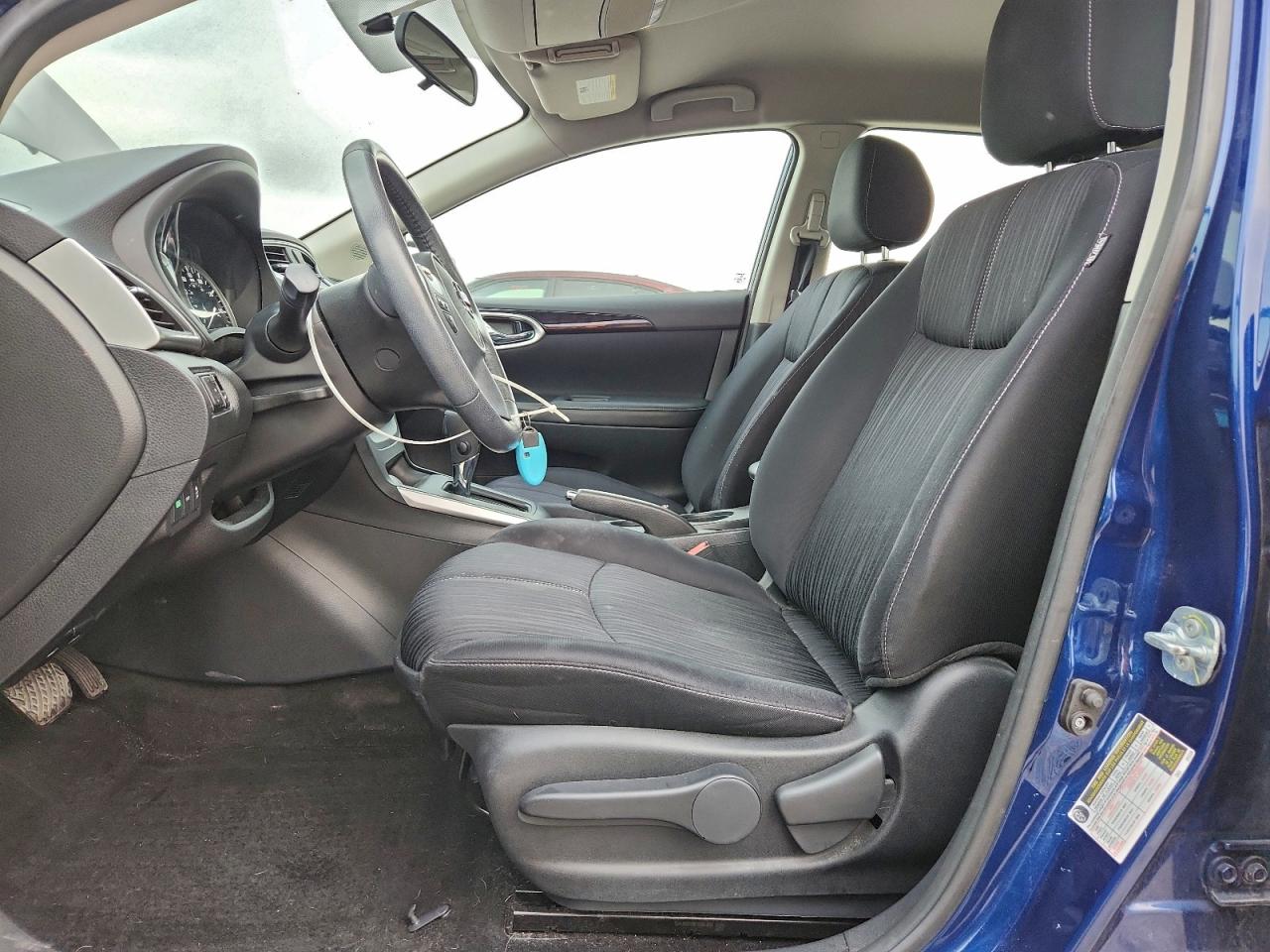 Nissan Sentra S Image 3