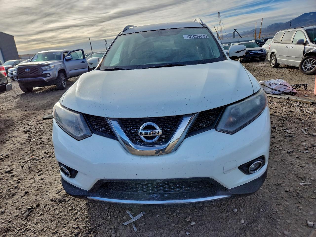 Nissan Rogue S Image 2