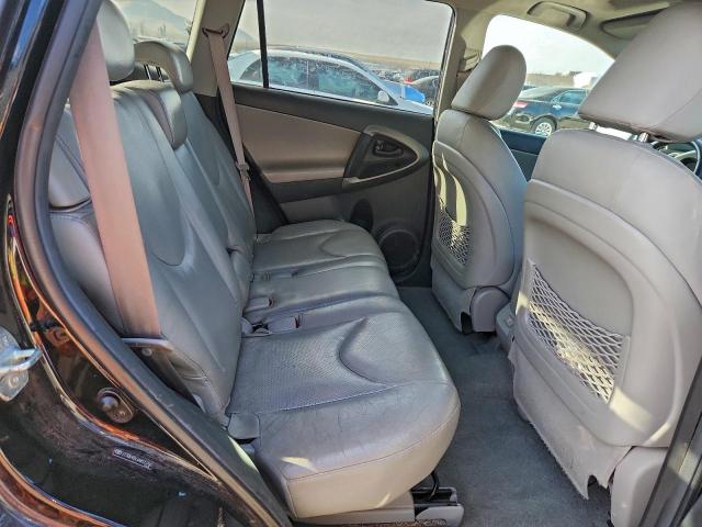 Toyota RAV4 Limited Image 8