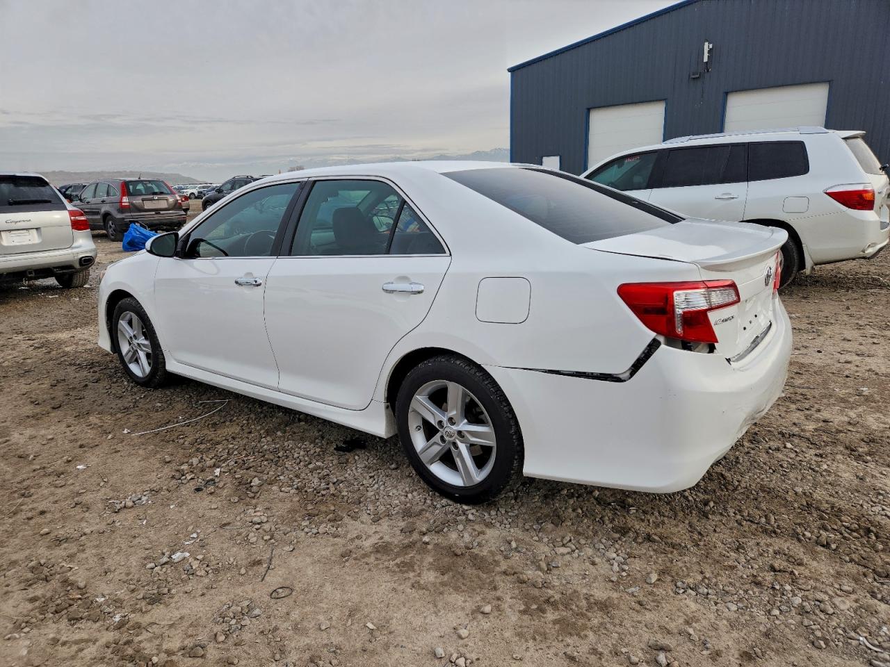 Toyota Camry L Image 6