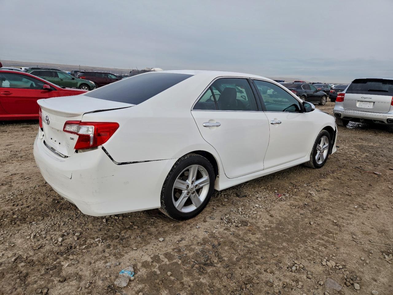 Toyota Camry L Image 9