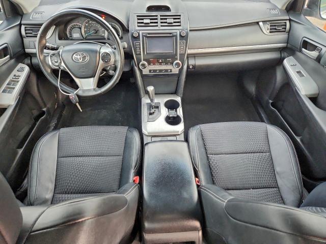 Toyota Camry L Image 3