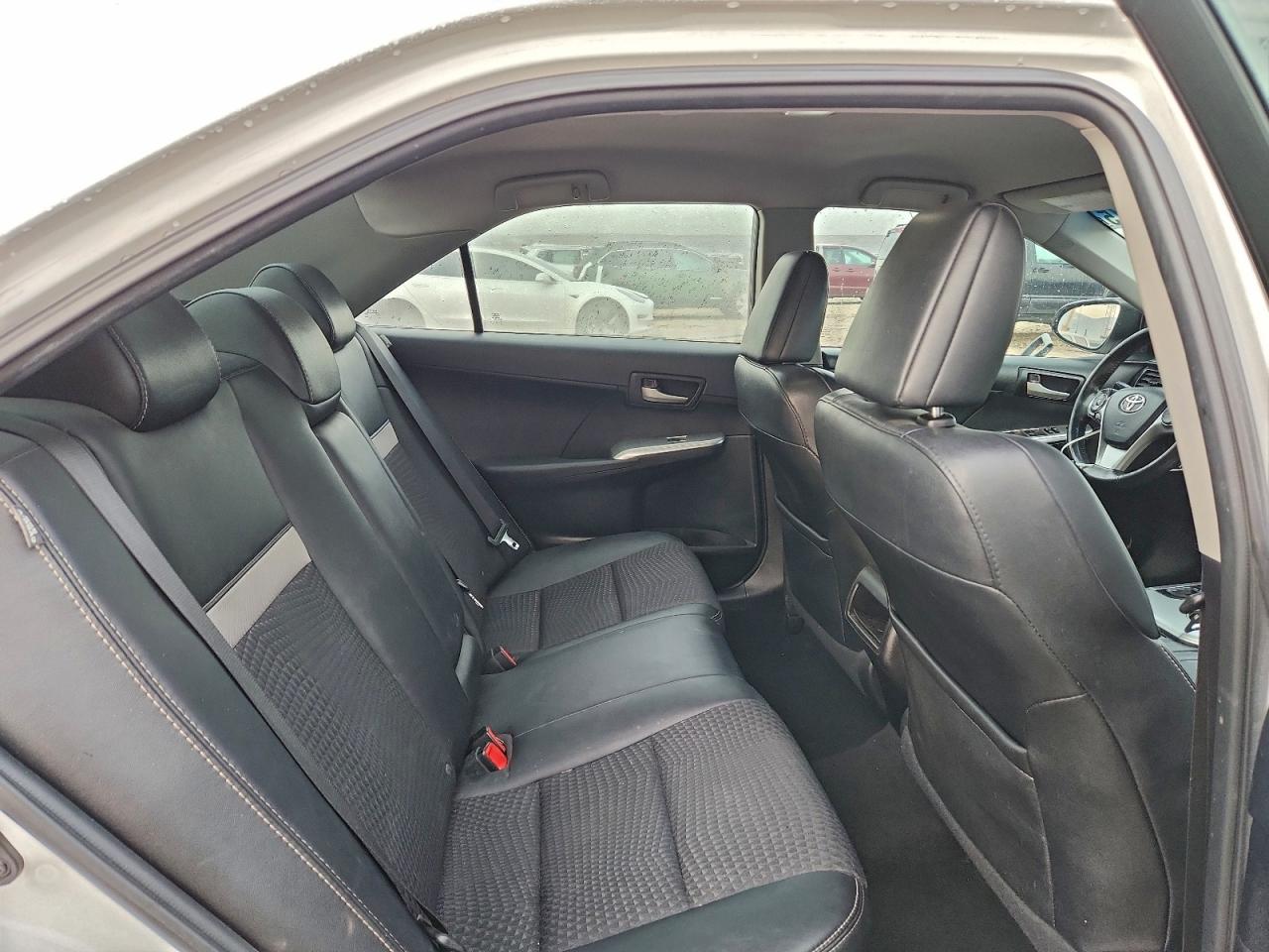 Toyota Camry L Image 4